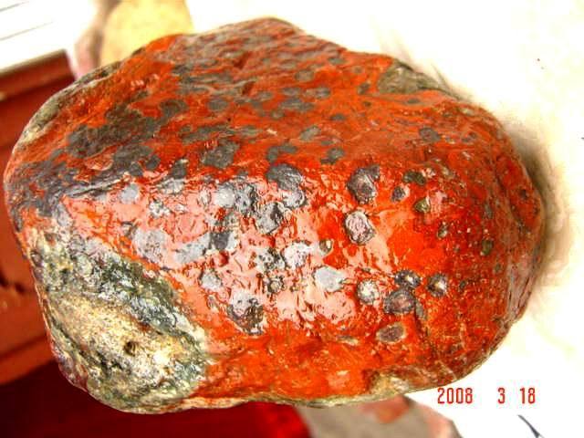 天仙散花2700克红色宝石-鸡肝石或鸡血石|天