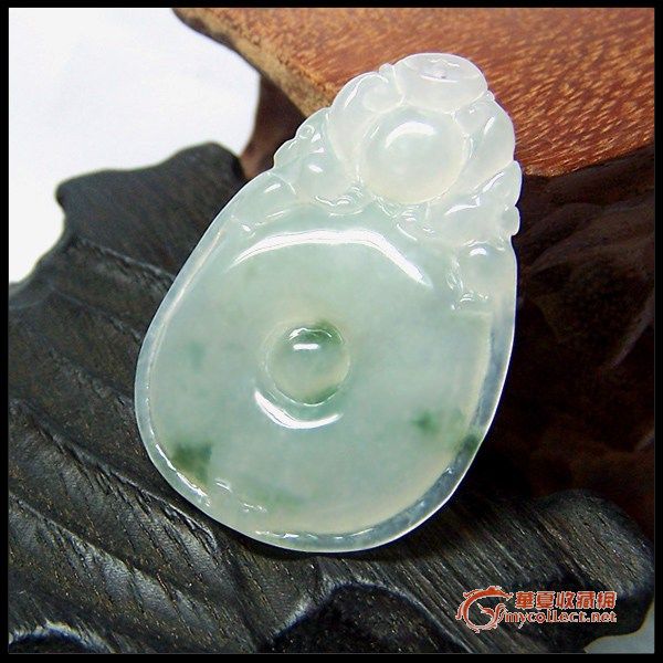 【晶晶】糯冰飘蓝花【福在眼钱】翡翠花件|【晶晶】糯冰飘蓝花【福在眼钱】翡翠花件拍卖|竞价|价格|交易-玉器拍卖-华夏收藏网