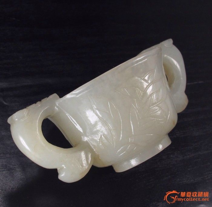 【明】兰花纹双龙耳和田白玉杯