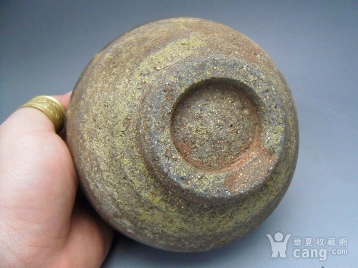 器形古朴,泥条盘筑法,清晰可见,半釉工艺,符合元代瓷器的特征,收藏