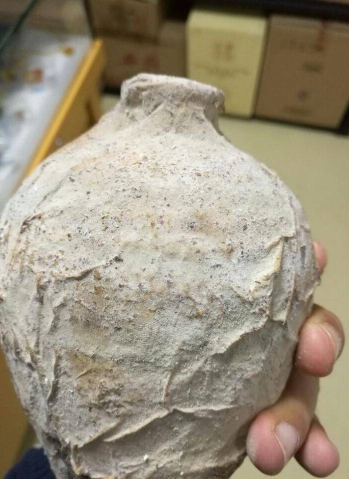 【八年洞藏老酒,贵州茅台镇53度纯粮酱香】编号11705图4