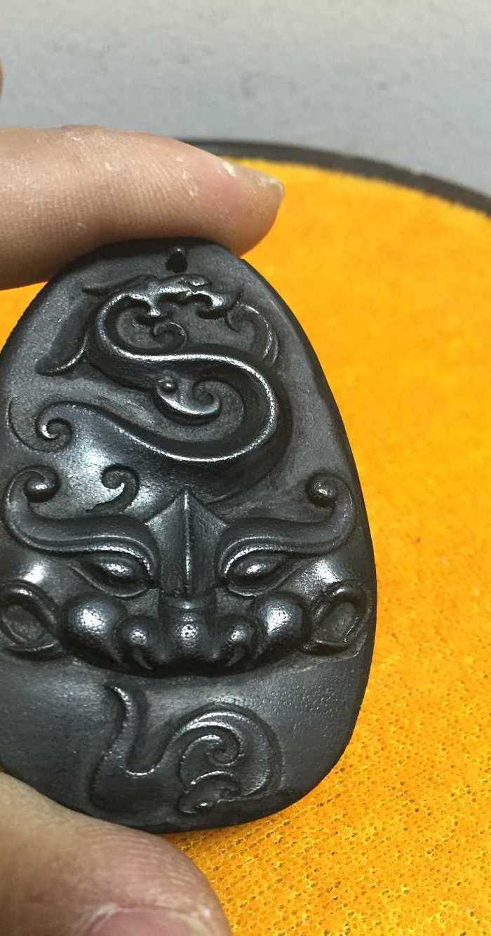 黑牌图1