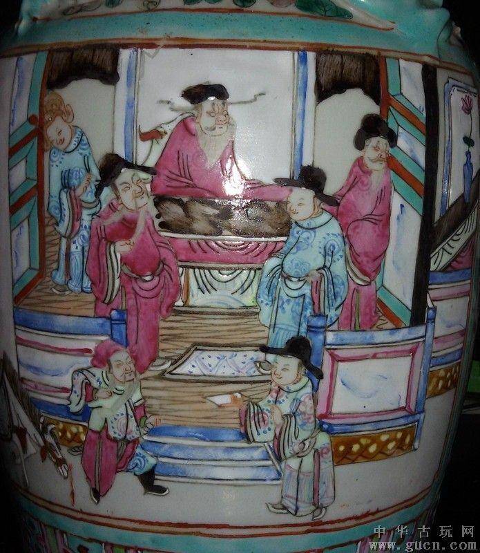 清代粉彩开光人物对瓶图3