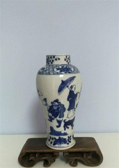 精品清代人物瓶图6