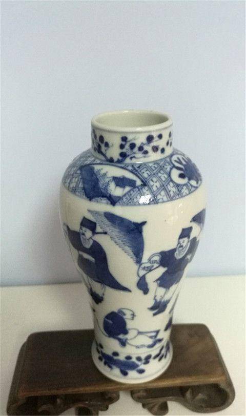 精品清代人物瓶图3