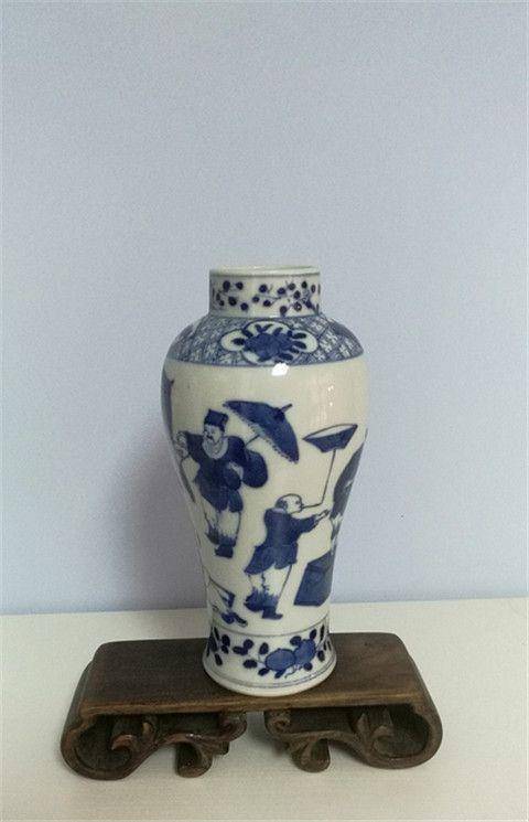 精品清代人物瓶图4