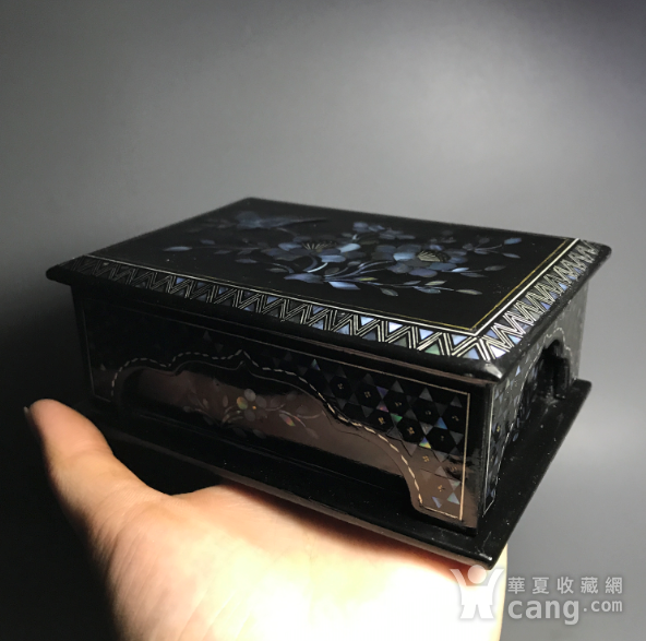 创汇期黑大漆镶嵌螺钿满工首饰盒