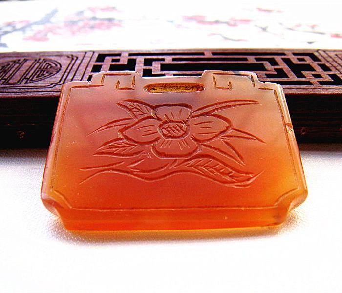 雅 红玛瑙花卉锁片图2