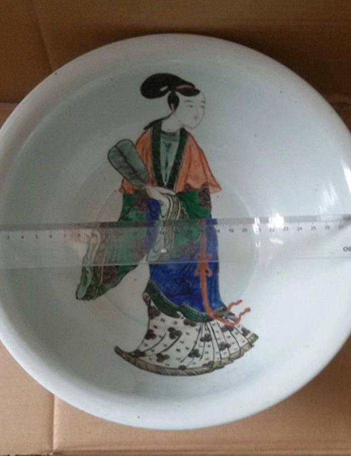 秀色可餐纹五彩大碗图7