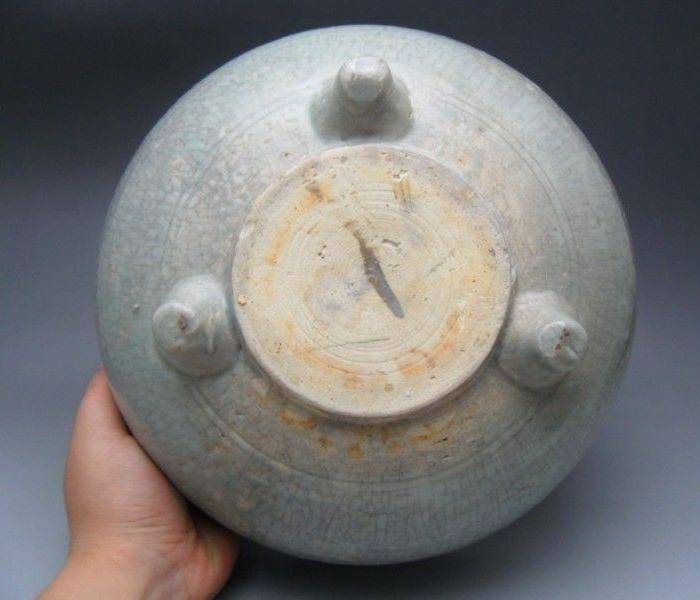 98.明代 龙泉窑三足大香炉图8