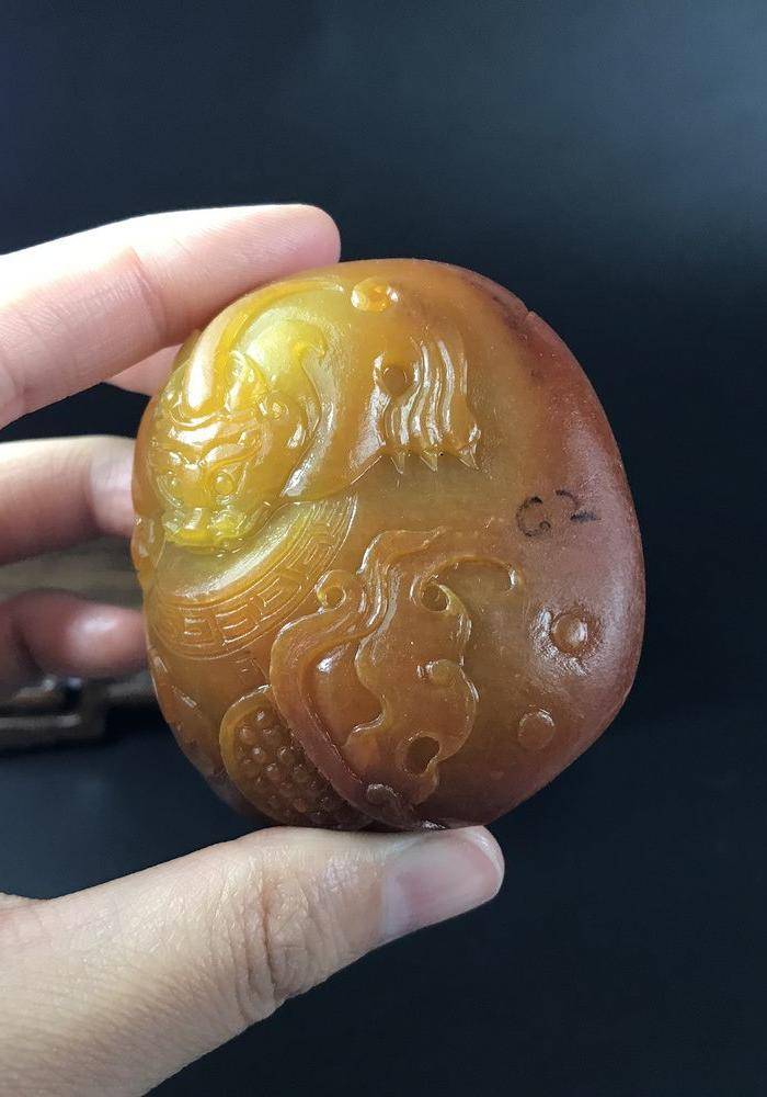 收藏级精品重器 天然和田玉籽料原皮府上有龙图3