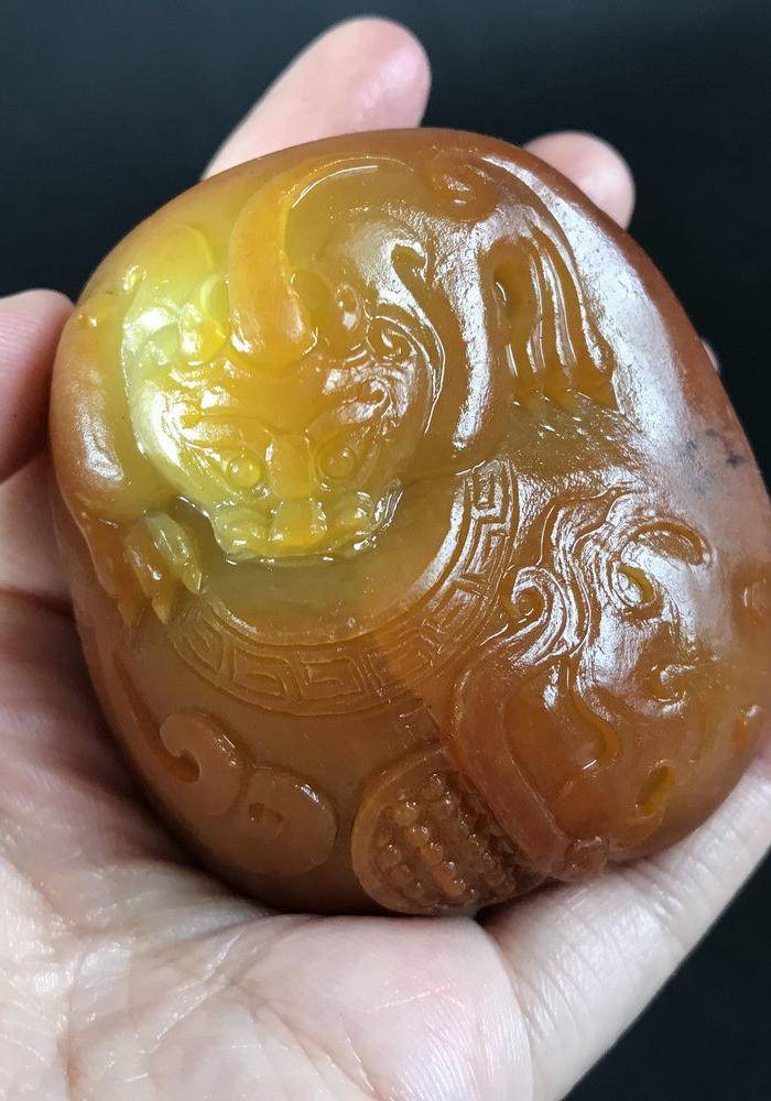 收藏级精品重器 天然和田玉籽料原皮府上有龙图4