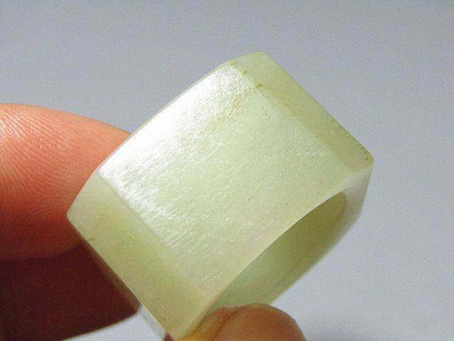 和田玉扳指包浆熟润 沁色自然图7
