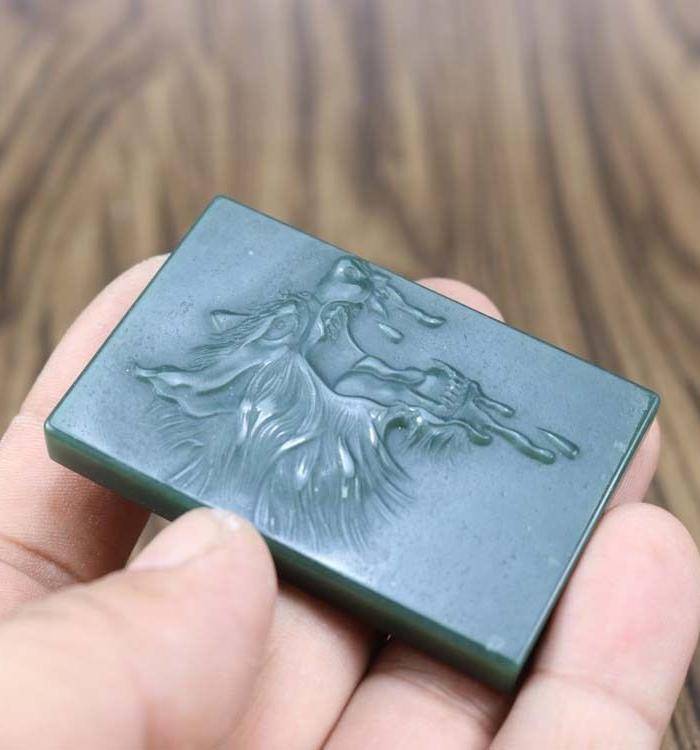 和田玉精雕 王者风范 牌子,有权威鉴定证书!超低一口价!图4