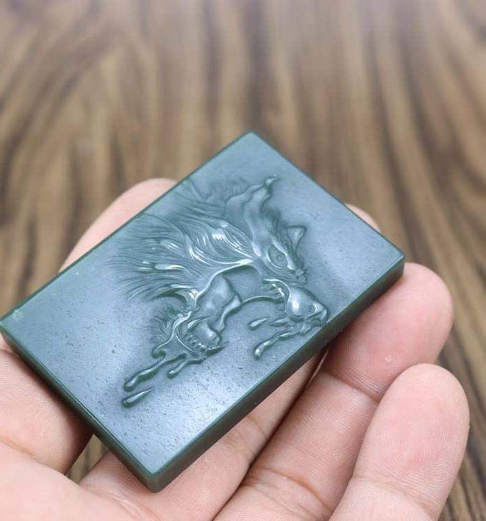 和田玉精雕 王者风范 牌子,有权威鉴定证书!超低一口价!图5