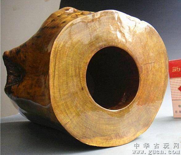 非洲酸枝黄金檀笔筒图2