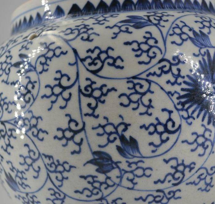 清雍正青花莲花纹粥罐图2