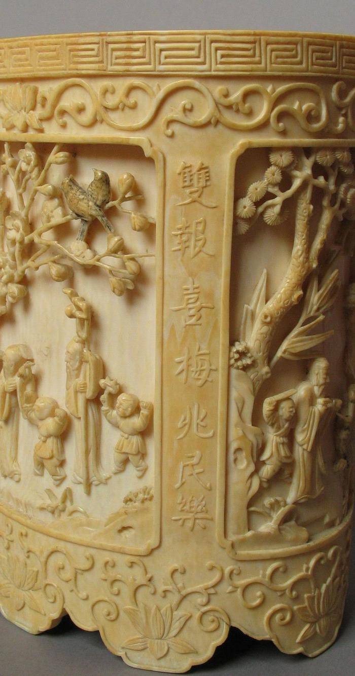 欧美回流 精雕四面开光人物故事纹笔筒图6