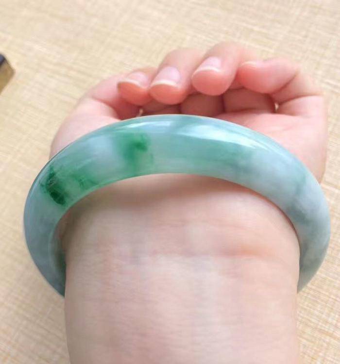 天然A货翡翠无裂冰种辣绿手镯55圈 2610图4