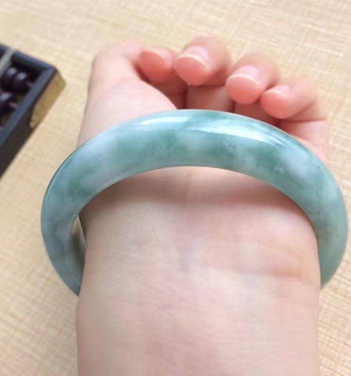天然A货翡翠无裂冰种辣绿手镯55圈 2610图5