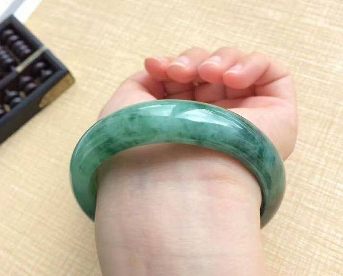 天然A货翡翠水润无裂满绿辣绿手镯54圈 2604图5