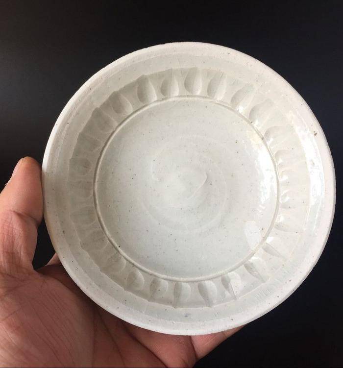 极美品青白釉菊瓣纹洗子图2