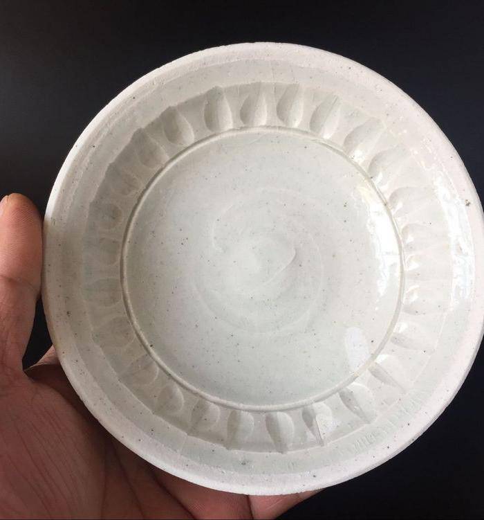 极美品青白釉菊瓣纹洗子图6