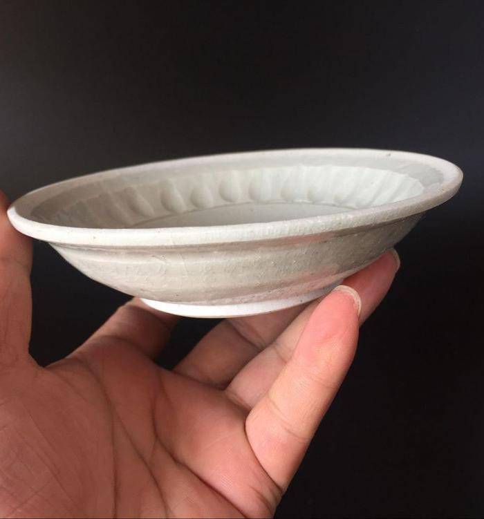 极美品青白釉菊瓣纹洗子图8