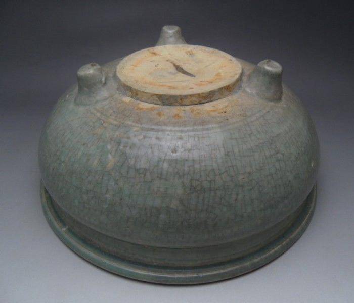 104.明代 龙泉窑三足大香炉图6