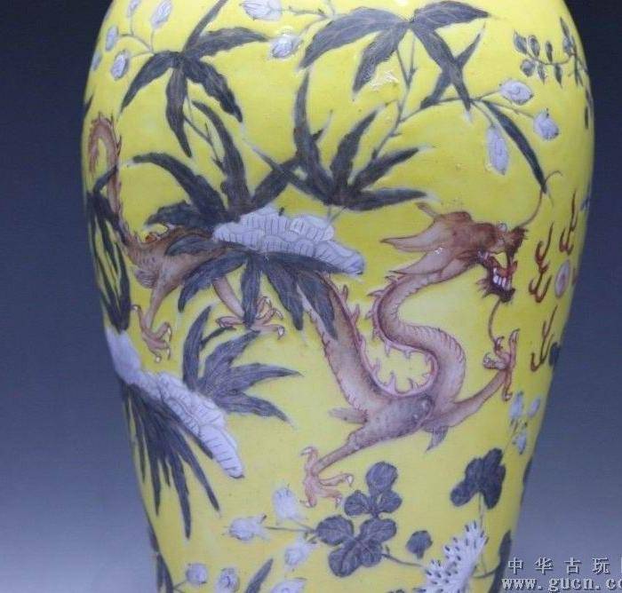 黄地粉彩描金双龙瓶图3