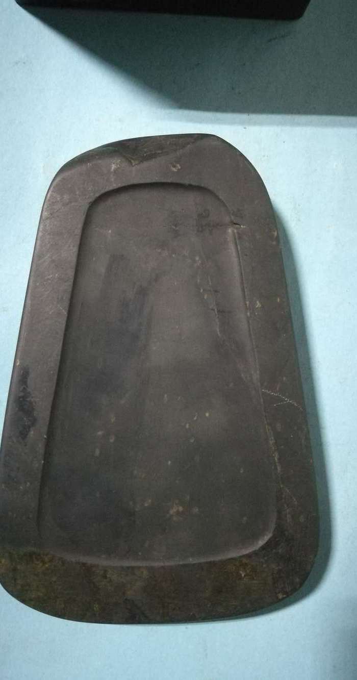 清代随型雕梅花歙砚图3