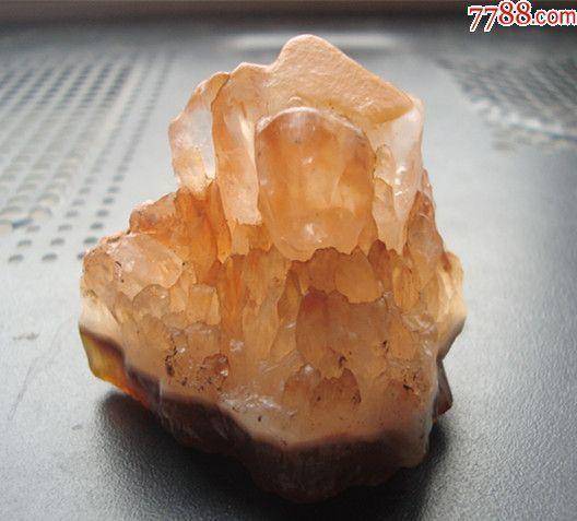 玛瑙底皮水晶小摆件 山峦 图2