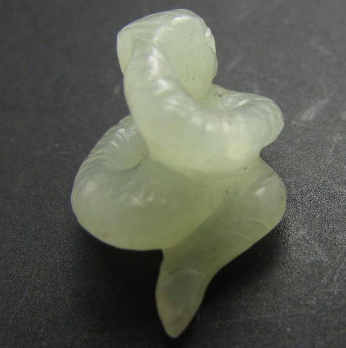 和田一级白玉生肖蛇小把件图3