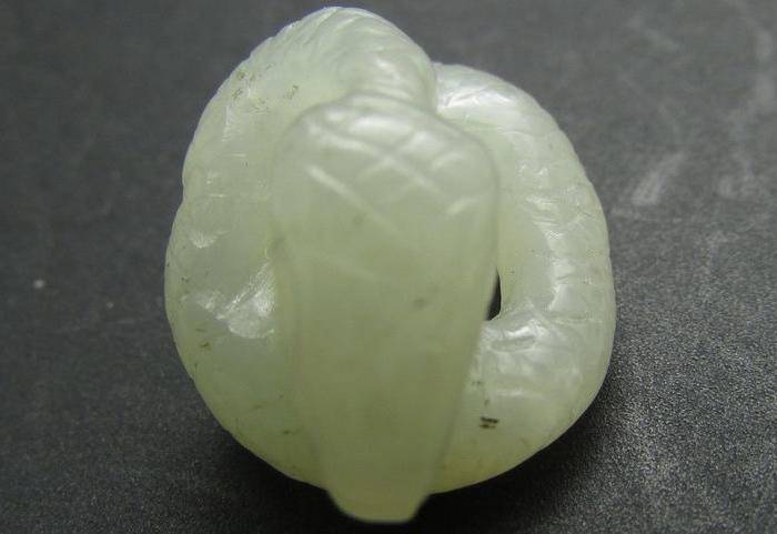 和田一级白玉生肖蛇小把件图4