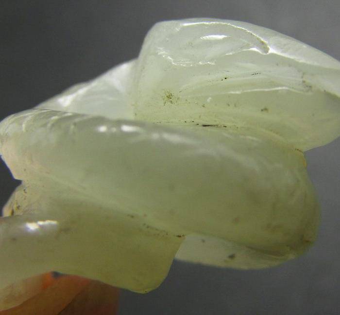 和田一级白玉生肖蛇小把件图6