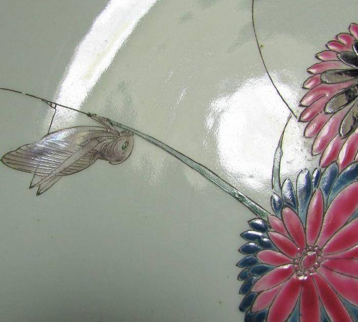 创汇期粉彩秋虫花草盘图2