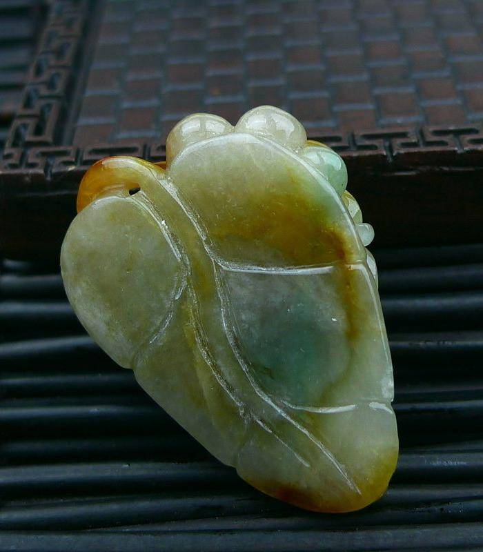 冰润双彩精雕花开富贵吊坠图5