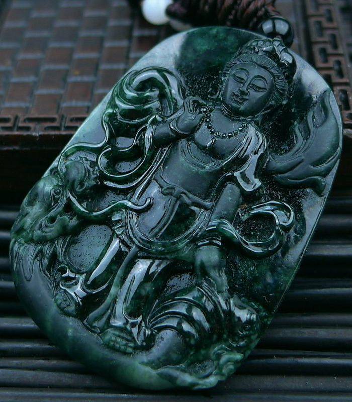冰润墨翠菩萨吊坠图2