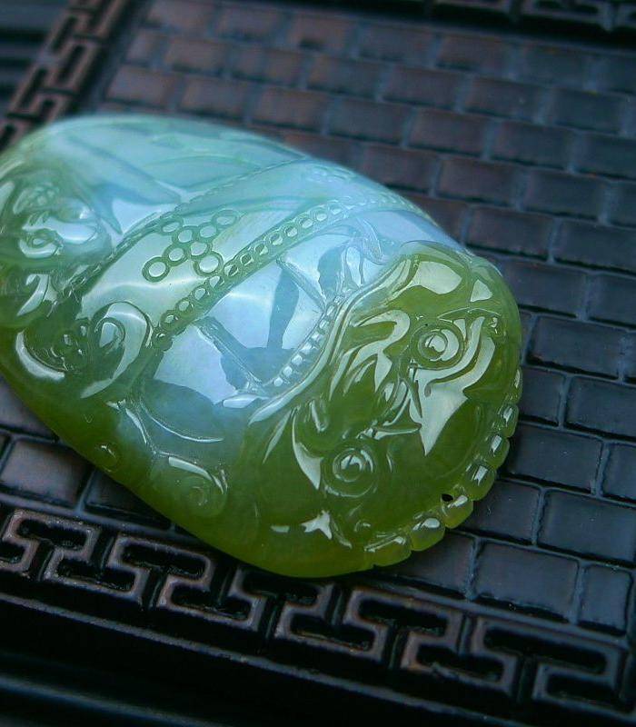 冰润双彩年年益寿吊坠图6