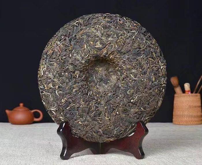 2012年云南特产 越陈越香普洱茶 357g普洱饼茶五年 生茶图5