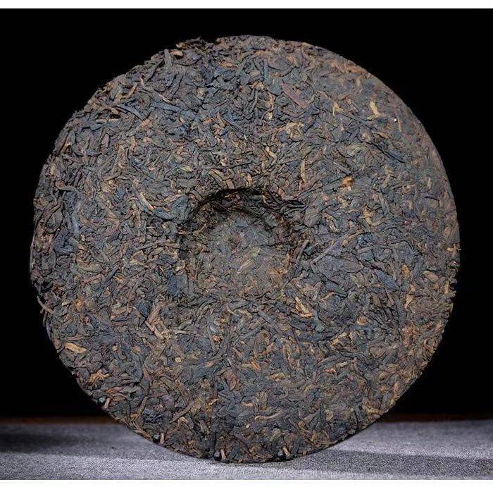 2006年班章宫廷云南普洱茶熟茶饼老班章357g图4