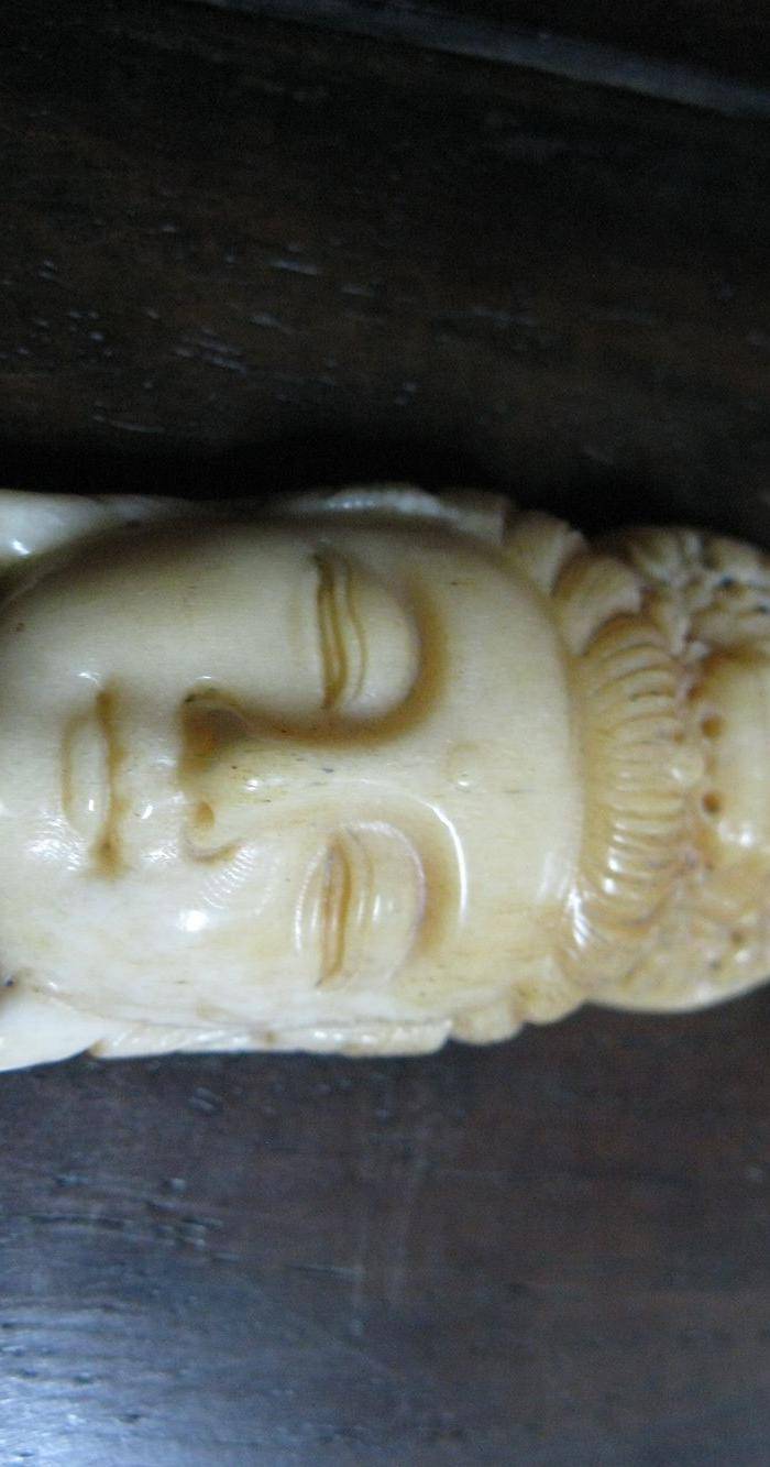骨雕观音 年份久远图4