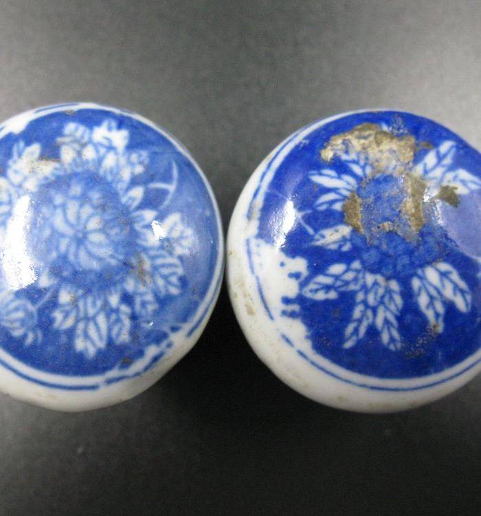 青花洋兰画轴图3