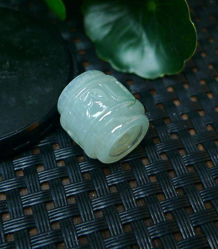 冰种满绿节节高吊坠图4
