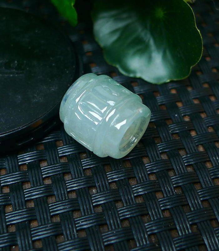 冰种满绿节节高吊坠图3