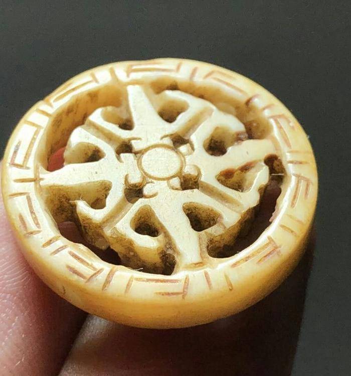 藏传 晚清 高僧灵骨 降魔杵背云 手工雕刻 保健舒润 百年加持 佩戴辟图3