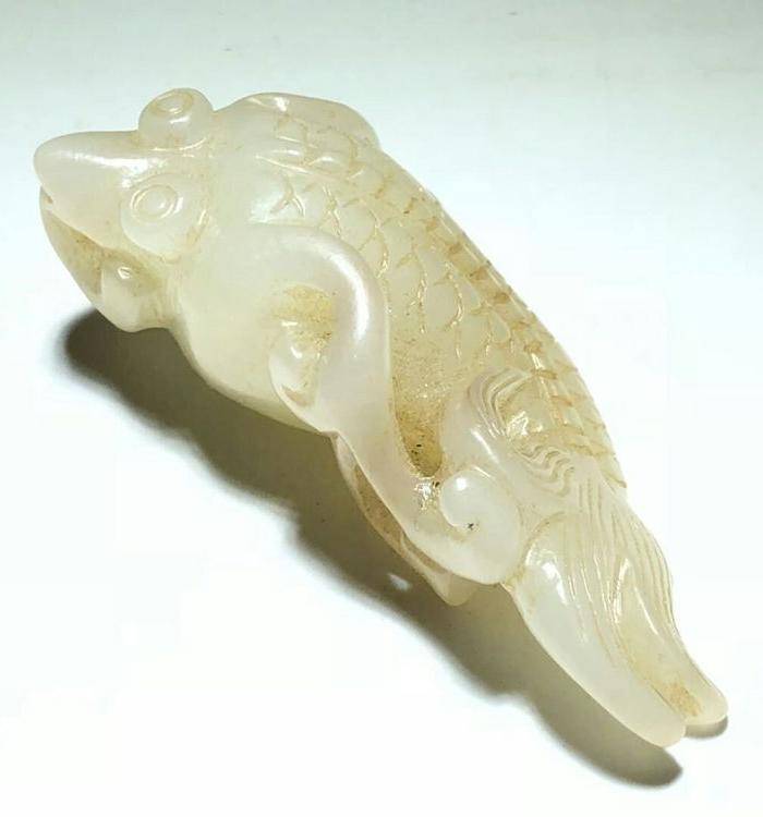 清 和田白玉 连年有余 挂件 白度不错 手工雕刻 北方工艺 皮壳自然图2