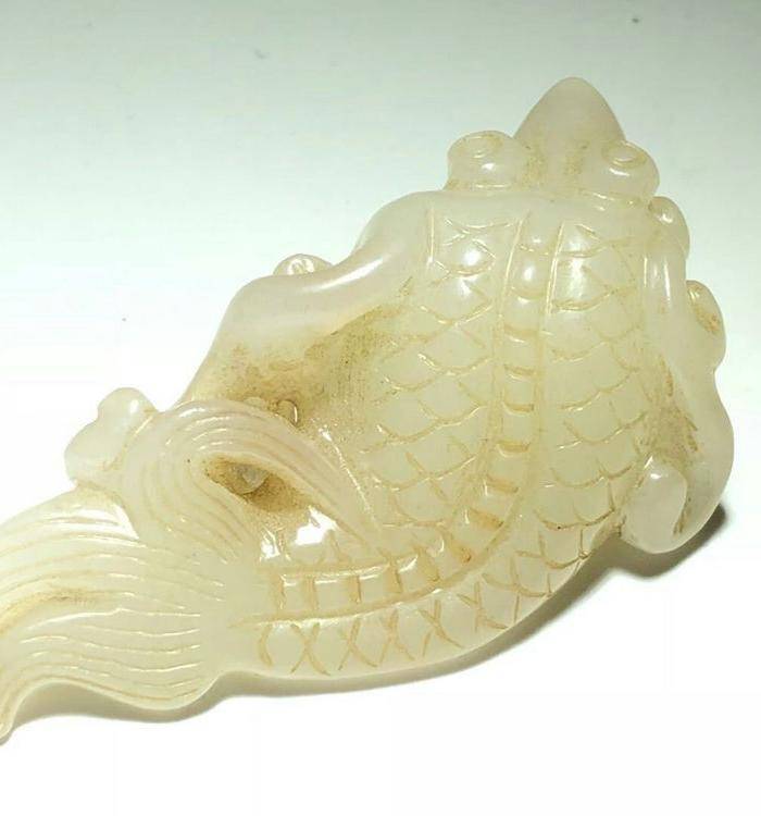 清 和田白玉 连年有余 挂件 白度不错 手工雕刻 北方工艺 皮壳自然图7