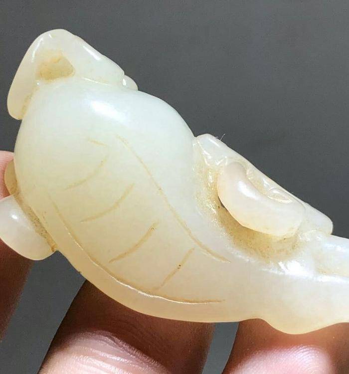 清 和田白玉 连年有余 挂件 白度不错 手工雕刻 北方工艺 皮壳自然图8