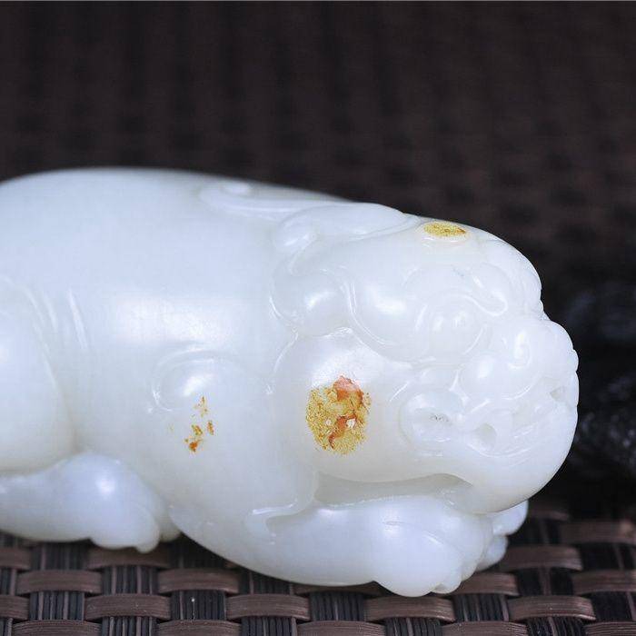 和田玉 洒金皮 招财貔貅 霸气 大手把件 重量级图4